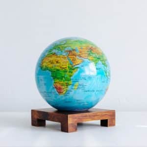 MOVA Globe Relief Map 6" auf Holzsockel