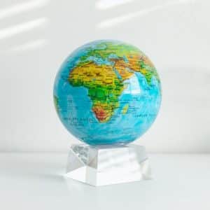 MOVA Globe Relief Map 6" auf Kristallsockel