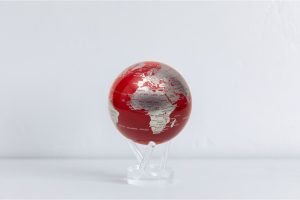 Mova Red Globe und Silber