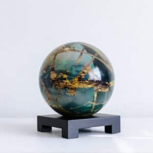 MOVA Globe Titan 6" auf schwarzem Sockel